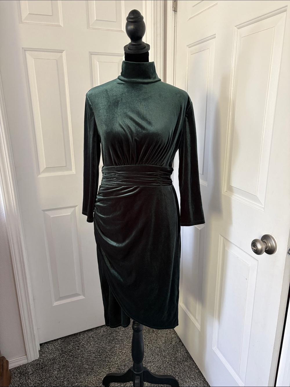 London Times Emerald Green Velvet Mock Neck Long Sleeve Dress